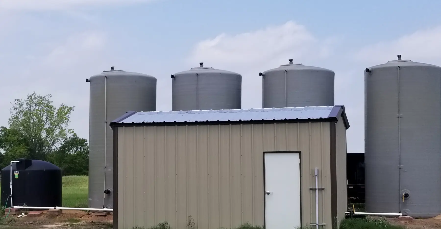 CHB liquid fertilizer storage tanks